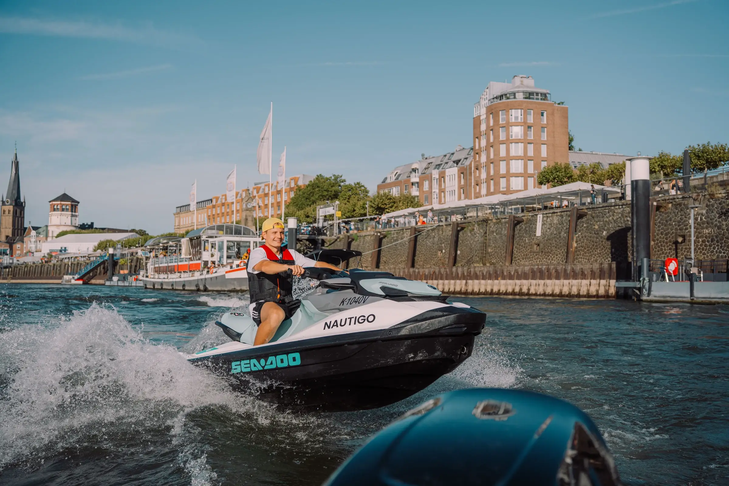 Sea-Doo GTI 130 in Fahrt am Hafen