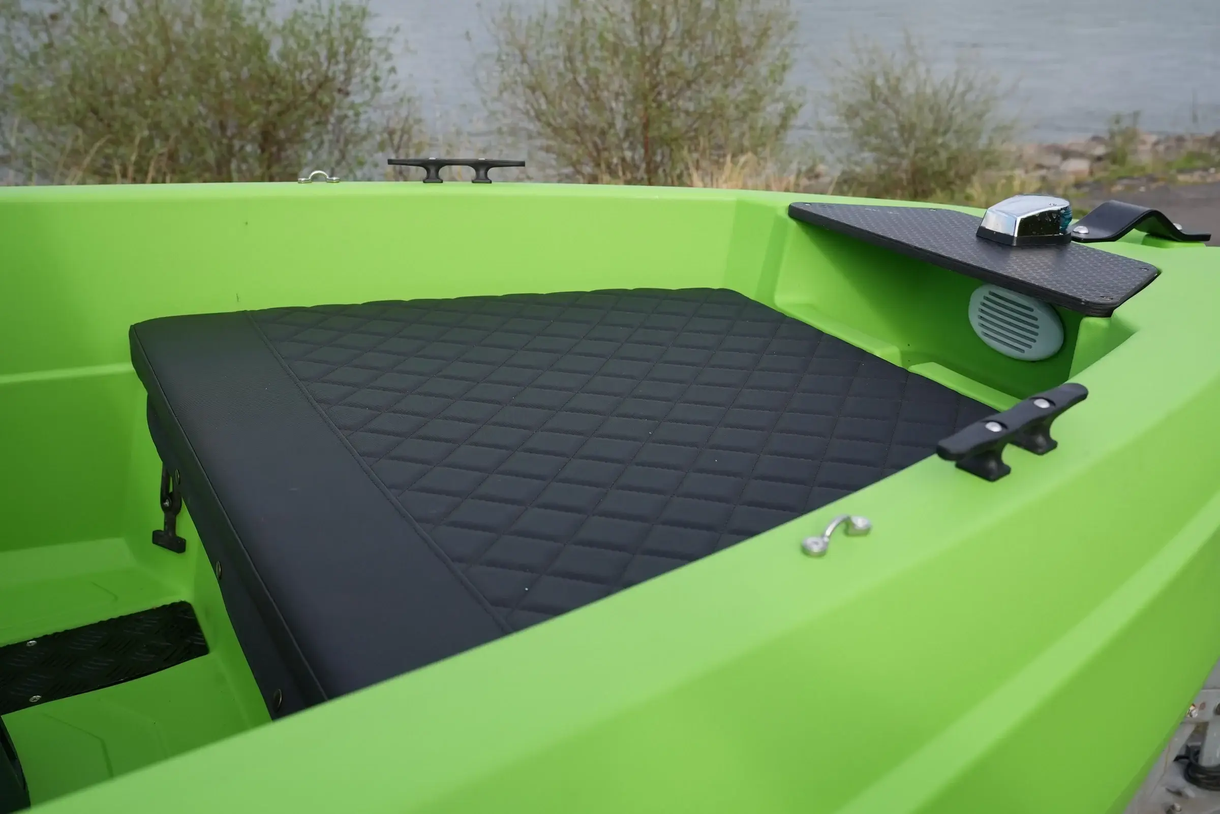Bugpolster und Klampe der SeaStorm 12