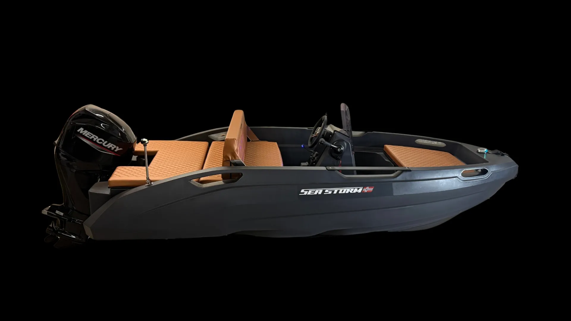 SeaStorm 13s schräg von vorne